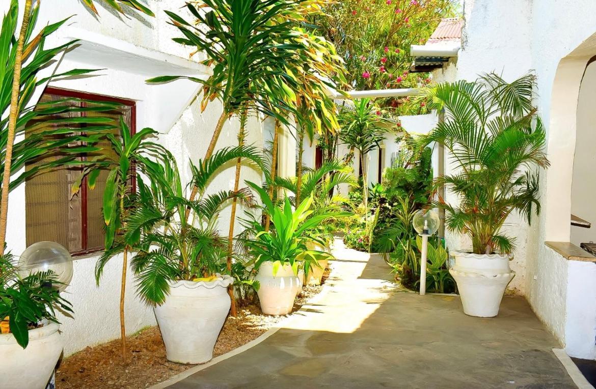 The 39 Steps Hotel Watamu Exterior photo